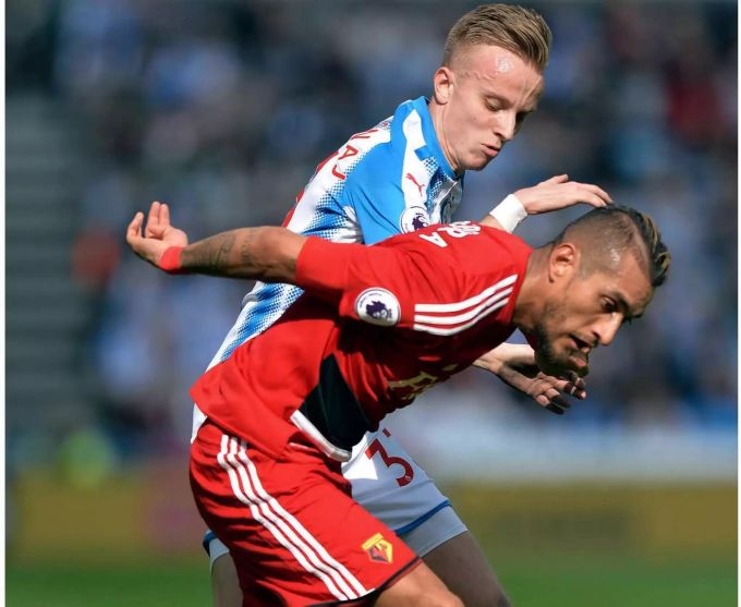 Florent Hadergjonajs Huddersfield trifft in den letzten drei Spielen auf Manchester City, Chelsea und Arsenal. Florent Hadergjonajs Huddersfield trifft in den letzten drei Spielen auf Manchester City, Chelsea und Arsenal.