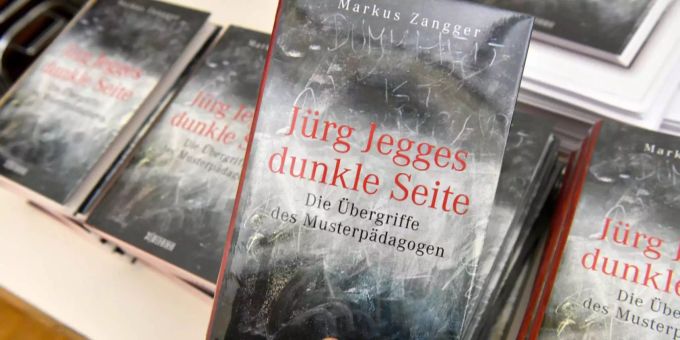 Der Fall Jürg Jegge hatte den Erziehungsrat des Kantons Schwyz aufgerüttelt. Der Fall Jürg Jegge hatte den Erziehungsrat des Kantons Schwyz aufgerüttelt.
