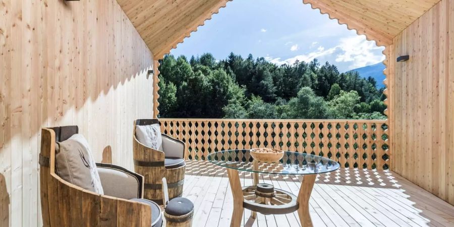 Die Terrasse einer der Ferienwohnungen auf dem Niederthalerhof in Brixen, Bild: Niederthalerhof / Hannes Niederkofler