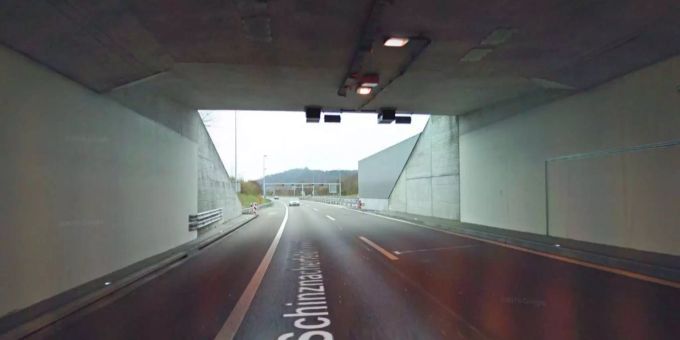 Am Abend ereignete sich beim Schinznacherfeld-Tunnel der zweite Unfall. Am Abend ereignete sich beim Schinznacherfeld-Tunnel der zweite Unfall.