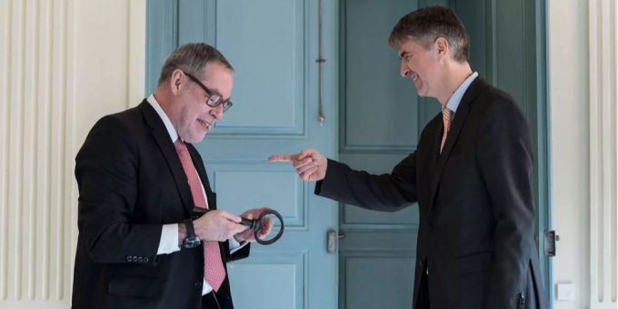 Alec von Graffenried (rechts) will den Wunsch von seinem Vorgänger Alexander Tschäppät noch nicht kommentieren. Alec von Graffenried (rechts) will den Wunsch von seinem Vorgänger Alexander Tschäppät noch nicht kommentieren.
