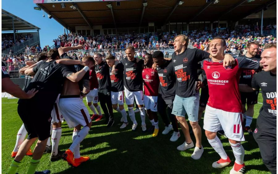 Der 1. FC Nürnberg stellt einen Bestwert auf: Mit dem achten Aufstieg in die Bundesliga sind die Franken neu alleiniger Rekordhalter. Der Schweizer U-Natispieler Ulisses Garcia kam in der laufenden Saison zweimal zum Einsatz.