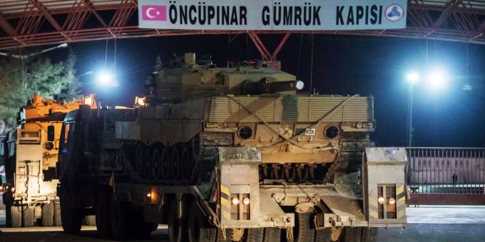 Kämpfe mit Kurden - Türkische Truppen rücken in Syrien ein