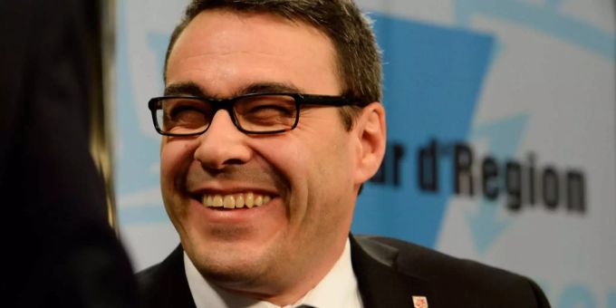 SVP-ler Josef Lisibach muss seinen Platz beim Winterthurer Stadtrat zugunsten von Christa Meier (SP) räumen. SVP-ler Josef Lisibach muss seinen Platz beim Winterthurer Stadtrat zugunsten von Christa Meier (SP) räumen.