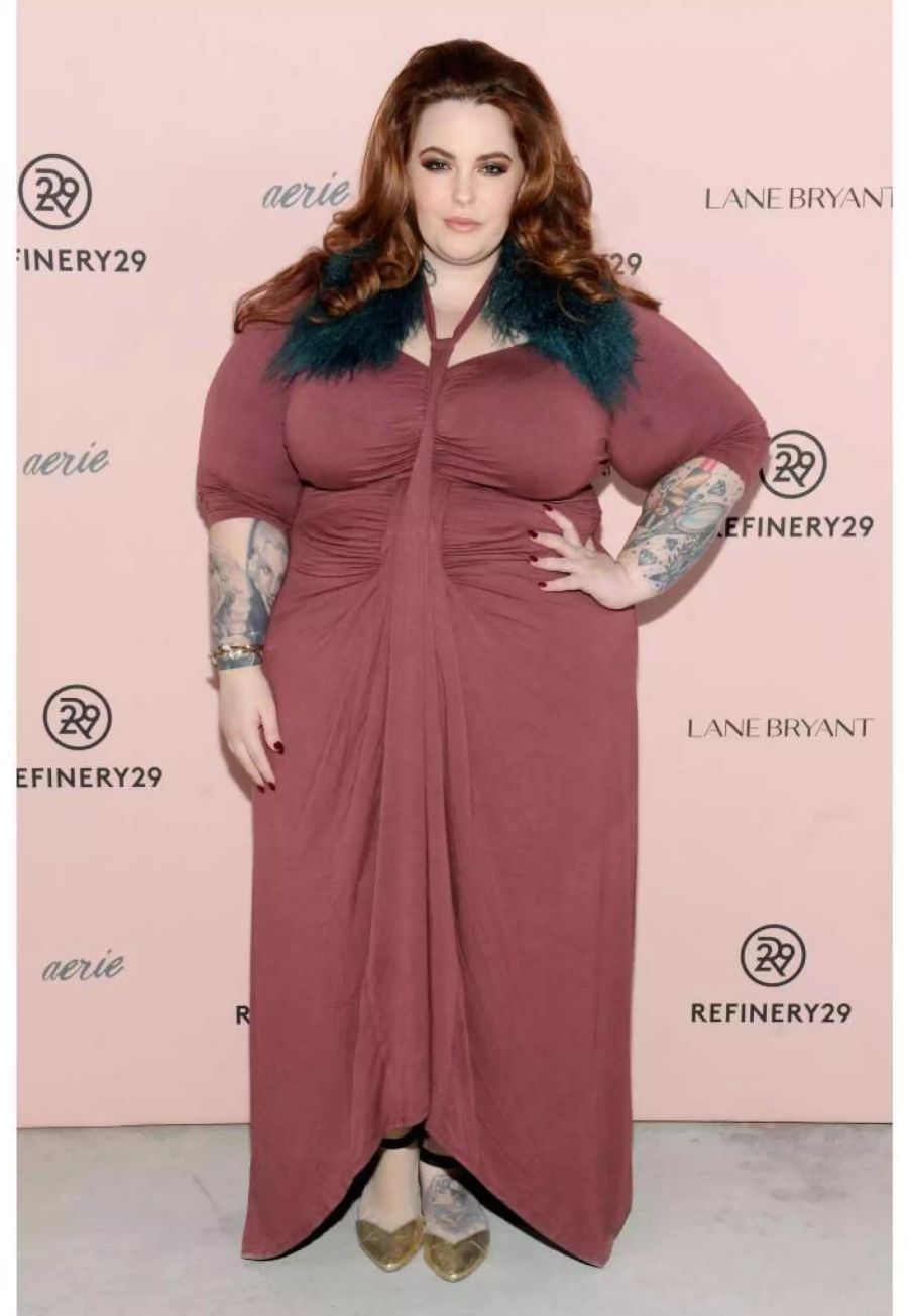 Tess Holliday posiert nackt für ihren Ehemann.