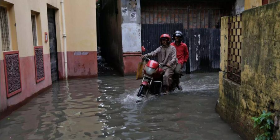 Der Monsunregen im Norden Indiens überschwemmt zahlreiche Gebiete.