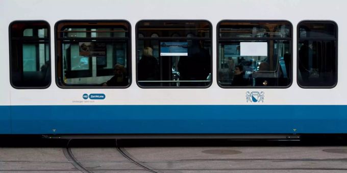 Handynutzung am Steuer - Drei VBZ-Chauffeuren wurde gekündigt