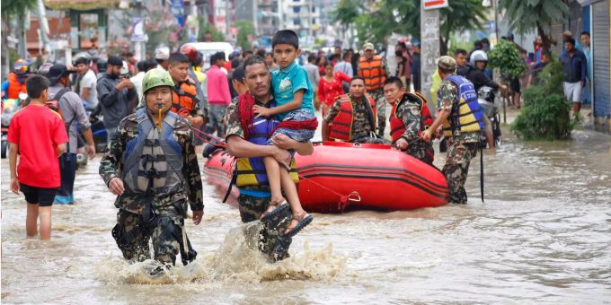 Die schweren Unwetter forderten schon mehrere Dutzend Opfer. Die schweren Unwetter forderten schon mehrere Dutzend Opfer.