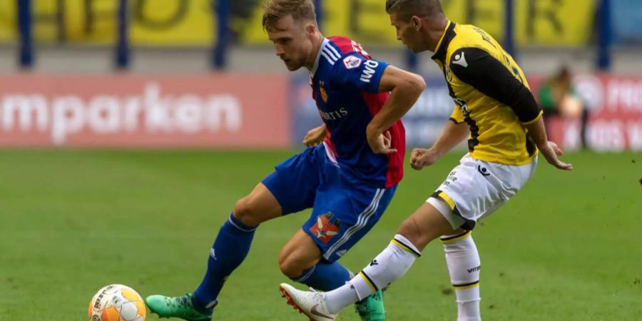 FCB-Verteidiger Silvan Widmer im Spiel gegen Vitesse Arnheim.