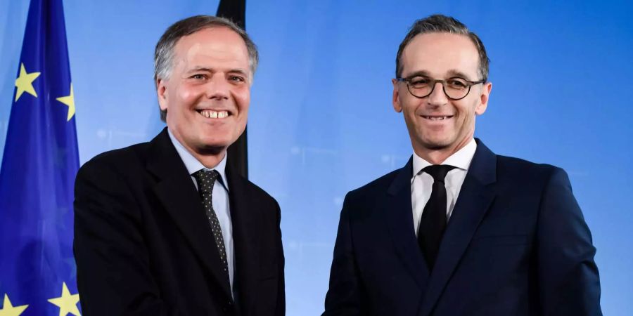 Die Aussenminister Italiens, Enzo Moavero Milanesi (l.) und Deutschlands, Heiko Maas (r.) trafen sich am Montag, um über die Neuausrichtung der EU-Rettungsmission zu sprechen.