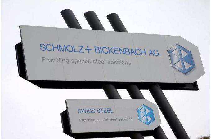 Anzeigetafel des Stahlkonzerns Schmolz+Bickenbach - Keystone Anzeigetafel des Stahlkonzerns Schmolz+Bickenbach - Keystone