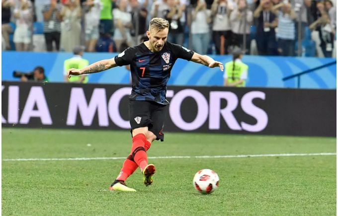 Ivan Rakitic spielt am Sonntag um die Trophäe. Ivan Rakitic spielt am Sonntag um die Trophäe.
