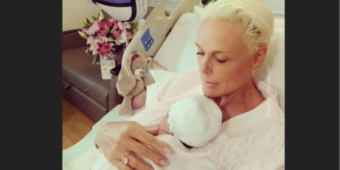 Mutter mit 54 - Brigitte Nielsen zeigt ihre Tochter Frida