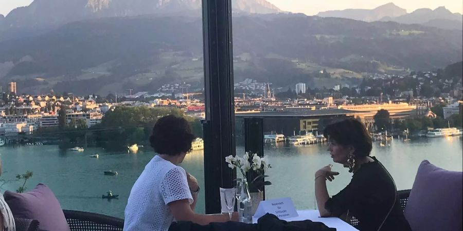 Auch Bundesrätin Doris Leuthard genoss an der Feier den Ausblick.
