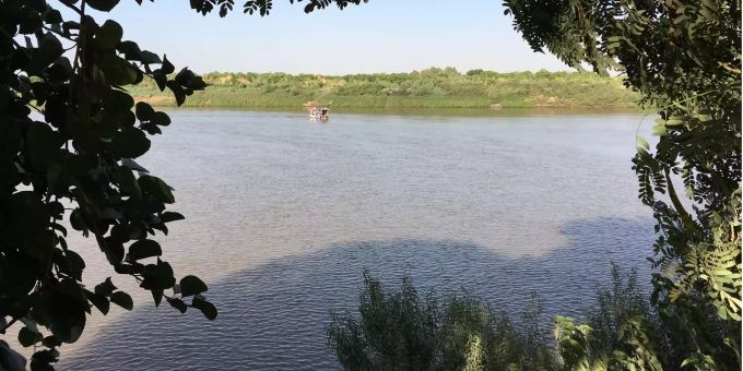 Ein Boot fährt auf dem Fluss Nil im nordafrikanischen Land Sudan. (Symbolbild) Ein Boot fährt auf dem Fluss Nil im nordafrikanischen Land Sudan. (Symbolbild)