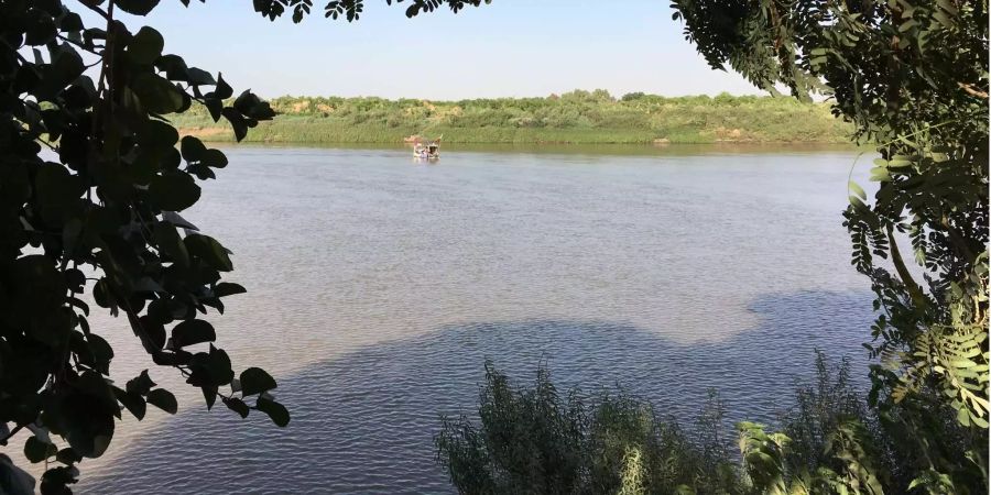 Ein Boot fährt auf dem Fluss Nil im nordafrikanischen Land Sudan. (Symbolbild)