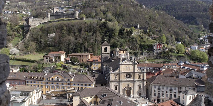 In der Altstadt von Bellinzona dominiert ab heute die Volksmusik.