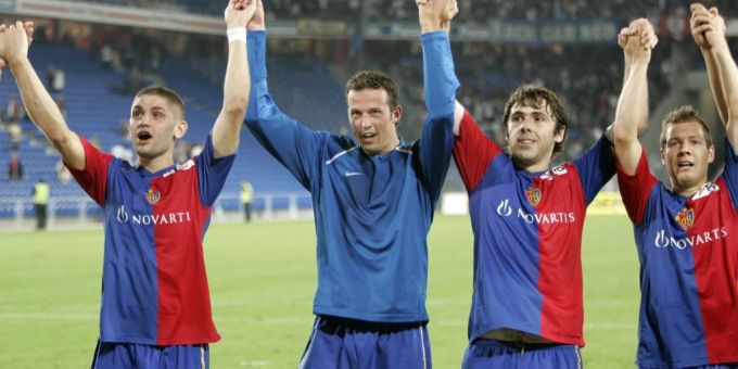 Francois Marque, Marco Streller, Ivan Ergic und Franz Burgmeier jubeln 2007 nach Spiel gegen den FCZ. FC Basel