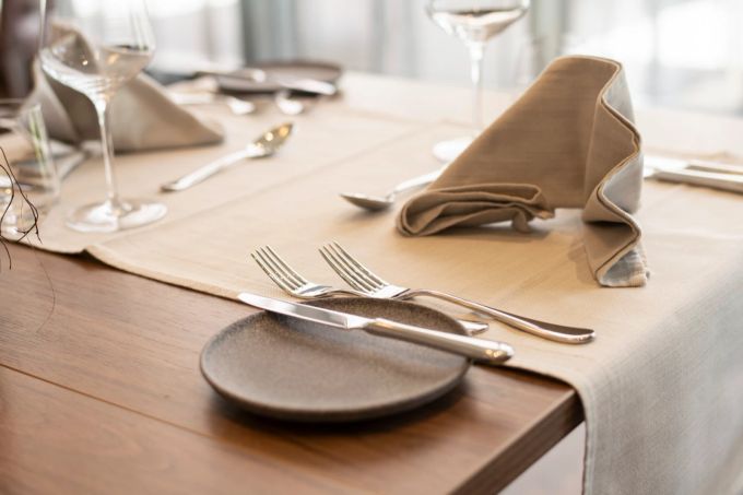 Beim Mittagstisch werden Vorspeise, Hauptgang und Dessert serviert. Dorfmatt Restaurant & Café