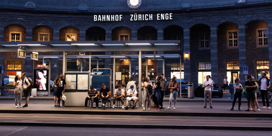 Der Bahnhof Enge. - Stadt Zürich