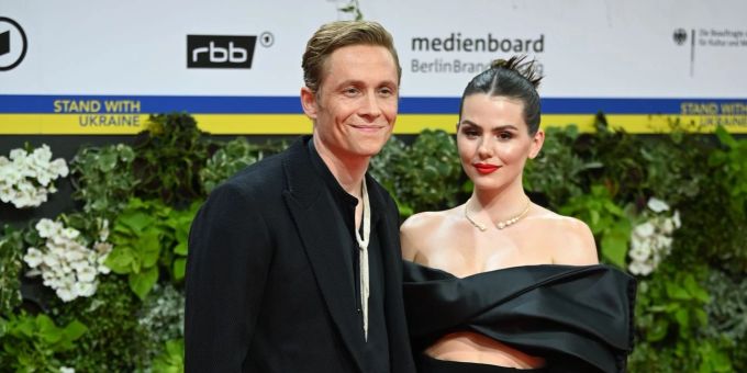 Ein strahlendes Paar: Ruby O. Fee und Matthias Schweighöfer. Matthias Schweighöfer