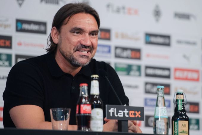 Daniel Farke wird bei einer Pressekonferenz von Borussia Mönchengladbach als neuer Trainer vorgestellt. Daniel Farke Borussia Mönchengladbach