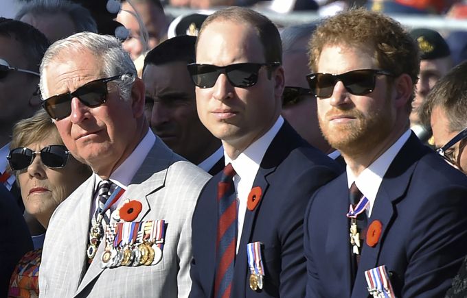 Prinz William und Prinz Charles (hier mit Prinz Harry) sollen das Royal-Comeback von Prinz Andrew verhindert haben. Britain Prince William