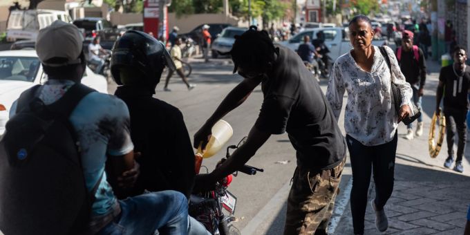 Menschen auf den Strassen von Port-Au-Prince. Haiti