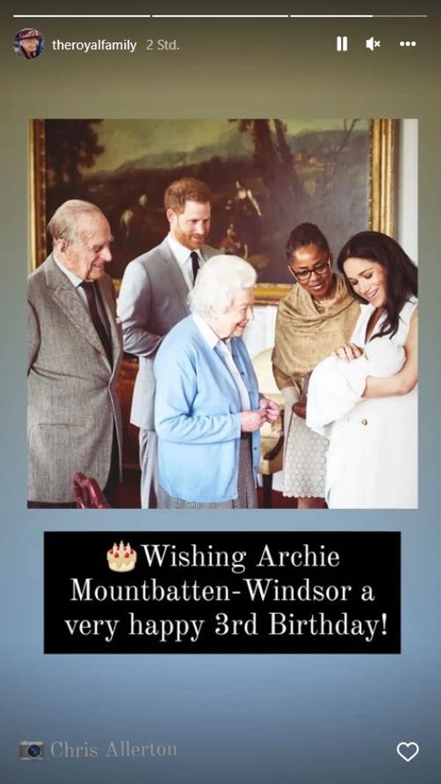 Die Royals wünschen Archie alles Gute zum Geburtstag. Hier das einzige Foto, dass vom Kleinen mit der Queen und Prinz Philip exisitiert.