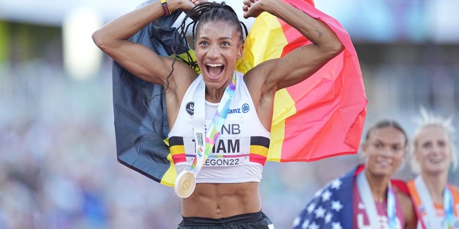 Nafisssatou Thiam aus Belgien jubelt nach dem Gewinn der Gold-Medaille.