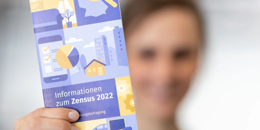 Nur echt mit schriftlicher Ankündigung: Wer bei der Zensus-Befragung 2022 teilnehmen soll, wird darüber vorab informiert.