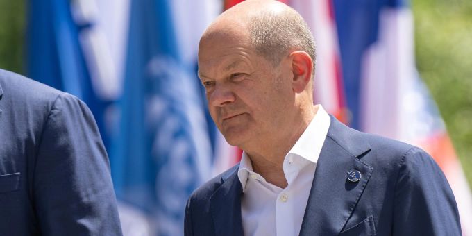 Bundeskanzler Olaf Scholz schlägt eine steuerfreie Einmalzahlung durch die Arbeitgeber vor. Bundeskanzler Olaf Scholz schlägt eine steuerfreie Einmalzahlung durch die Arbeitgeber vor.