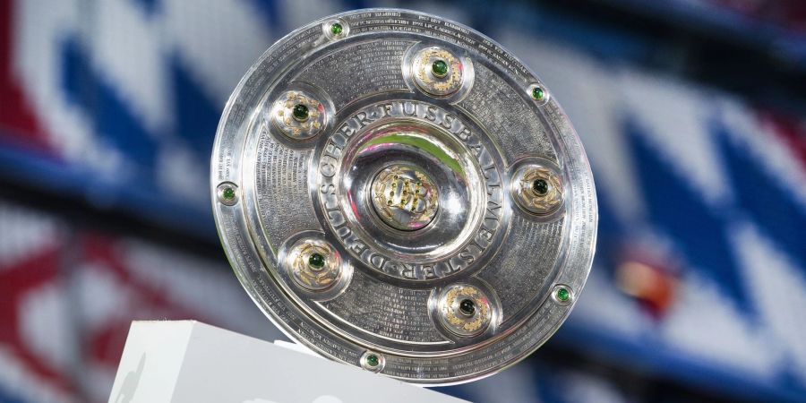 Die Meisterschale wird dem FC Bayern München am vorletzten Spieltag dieser Saison überreicht.