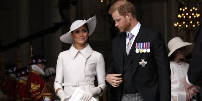 Buch enthüllt - Harry & Meghan kündigten Beckhams die Freundschaft