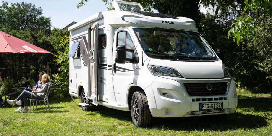 Sommerzeit ist Ferienzeit ist Reisezeit. Wer mit dem Wohnmobil verreisen will, sollte wissen, ob er das mit seinem Führerschein überhaupt darf.