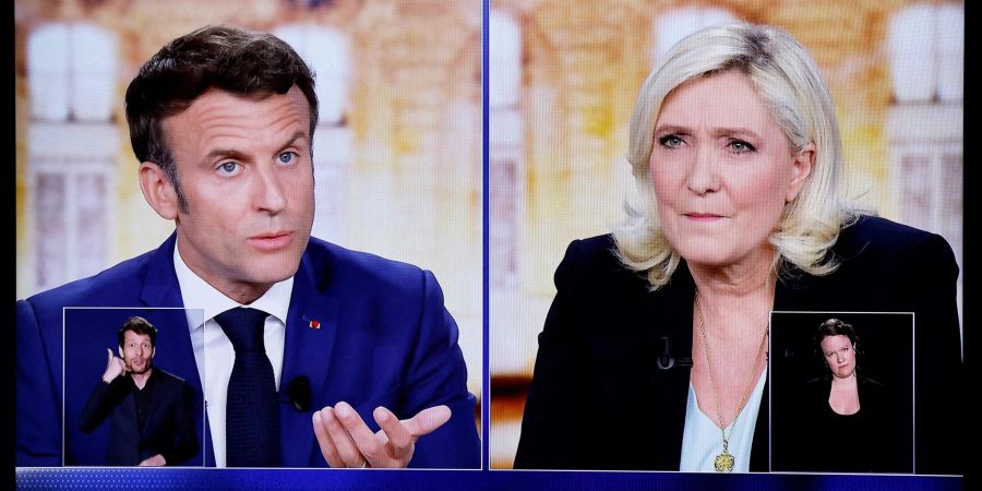 Bei der zweiten Runde der französischen Präsidentschaftswahl treten der proeuropäische Mitte-Politiker und Amtsinhaber Macron und die rechtsnationale Le Pen gegeneinander an.