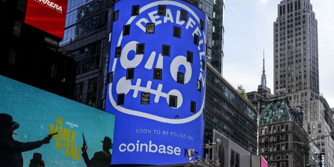 Eine Werbetafel von Coinbase am Times Square in New York. coinbase