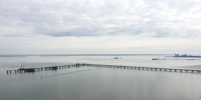 Der zukünftige Anleger für den Flüssiggasimport in Wilhelmshaven. Der zukünftige Anleger für den Flüssiggasimport in Wilhelmshaven.
