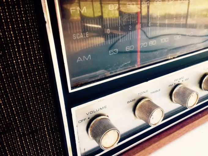 Im Notfall rät das Babs bei Sirenen-Alarm das Radio einzustellen und den Anweisungen zu folgen. sirene
