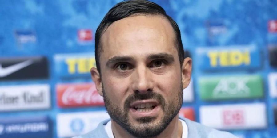 Ist mit Hertha in Paderborn gefordert: Alexander Nouri. Foto: Paul Zinken/dpa