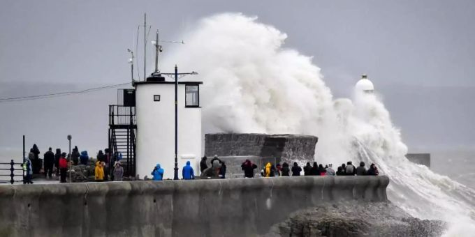 «Isha» - Sturm über Grossbritannien und Irland bringt Chaos