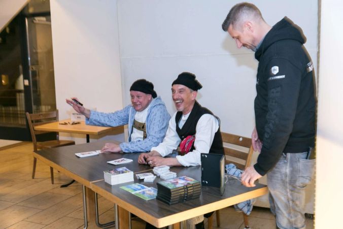 Autogramm- & Fotosession mit Köbi & Jock