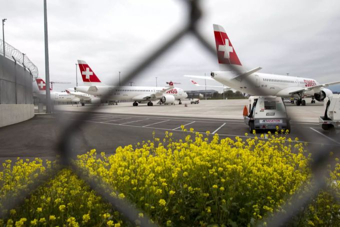 Flugzeuge der Swiss am Flughafen Genf. Coronavirus Flughafen Genf