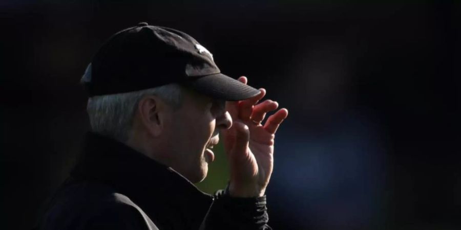 Der Dortmunder Trainer Lucien Favre glaubt an sein Team. Foto: Friso Gentsch/dpa