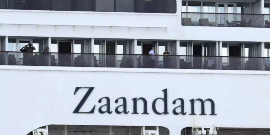 Das Kreuzfahrtschiff «Zaandam» mit Corona-Infizierten ist weiterhin auf der Suche nach einem Hafen. Foto: Arnulfo Franco/AP/dpa