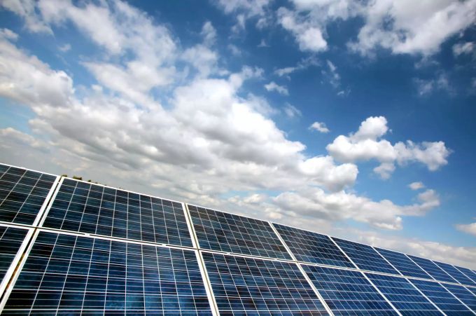 Beim Solarstrom geht es vor allem um die Aufhebung der geltenden Deckelung der Solarstromförderung bei 52 Gigawatt. Solarstrom