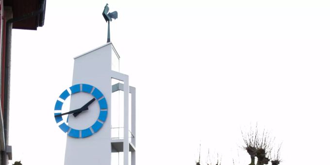 Der Kirchenturm in Hunzenschwil. Der Kirchenturm in Hunzenschwil.