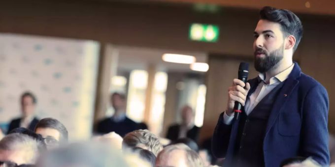 Nicolas A. Rimoldi reagiert auf die heftige Kritik von Nau.ch-Kolumnist Reda El Arbi. Nicolas A. Rimoldi