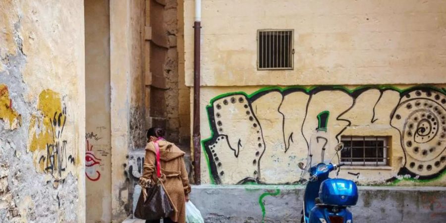 Milliardenschwere Hilfsmassnahmen werden die Staatsverschuldung nach oben treiben. Das trifft vor allem hoch verschuldete Länder wie Italien hart. Foto: Fernando Gutierrez-Juarez/ZB/dpa