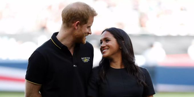 Meghan Markle hält sich mit gesunder Ernährung und Yoga fit. meghan markle